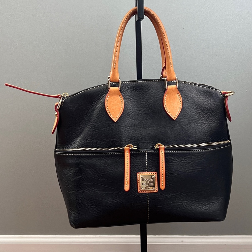 Dooney & Bourke Black Leather No Adjustable Strap.
